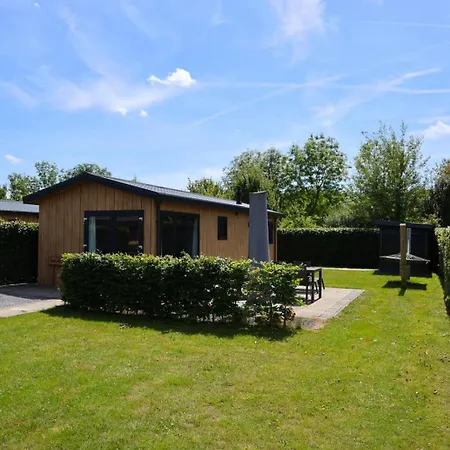 5 Persoons Met Airco En Tuin Met Privacy Teuge