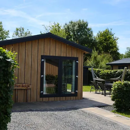 5 Persoons Met Airco En Tuin Met Privacy
